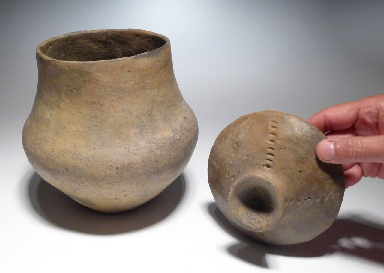 MOST UNIQUE OF THE COLLECTION - BRONZE AGE PRESTIGE CLASS CERAMIC URN WITH LID FROM THE URNFIELD LUSATIAN CULTURE *URN46